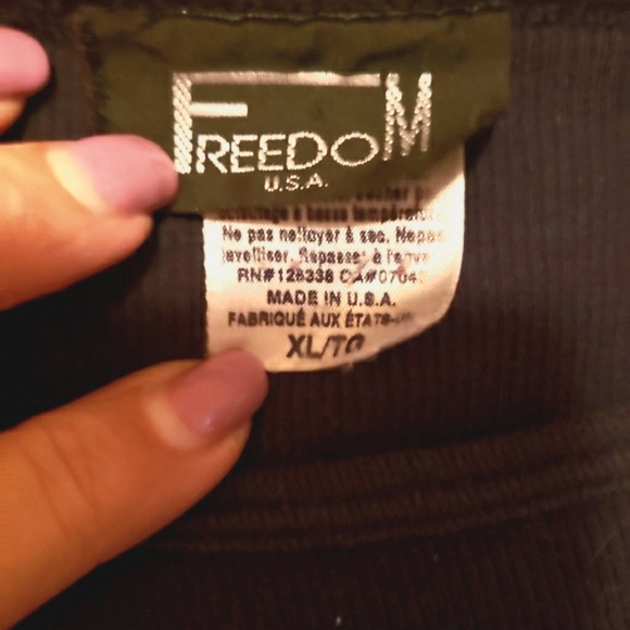 Freedom Long Sleeve Embellishments Silver Art Design Size XL Fits like a M/L - Picture 7 of 8